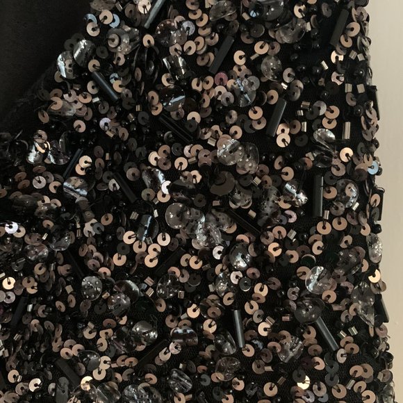 ADRIANNA PAPELL, SEQUIN SLEEVELESS COCKTAIL DRESS (pre-owned) dry cleaned size 4 - Picture 8 of 15